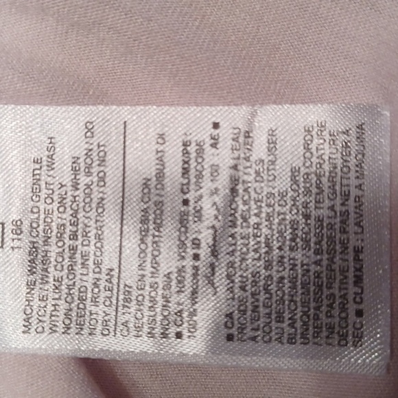 OLD NAVY SLEEVELESS TEE - Picture 7 of 7